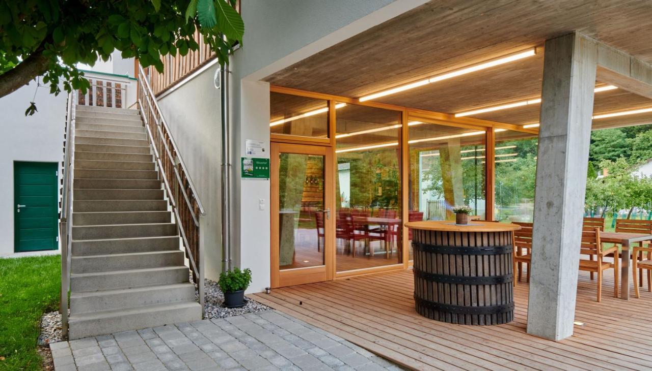 Ferienwohnung Am Weingut Eisenbock Strass  Buitenkant foto