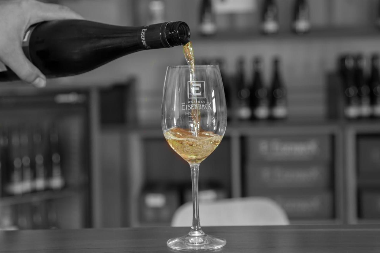 Ferienwohnung Am Weingut Eisenbock Strass  Buitenkant foto